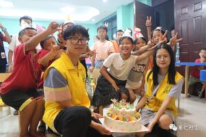 集体生日会热烈来袭!我们一起浪漫一“夏”!