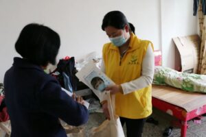 共抗疫情ǁ 和仁社工走访看望孤儿、事实无人抚养儿童