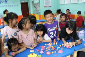 【夏令营活动进行中] 乐在运动中，趣在动手中，益在学习中