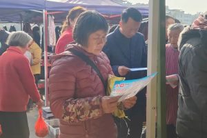 社工站动态|“五社联动聚合力·社工服务暖基层”——小松镇社工站开展民政政策宣传活动