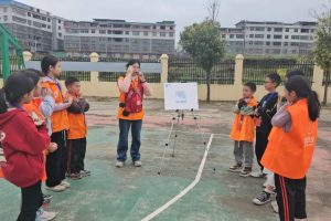 强化安全意识·呵护学生成长|小松中心小学开展儿童生存训练营暨交通安全训练营活动