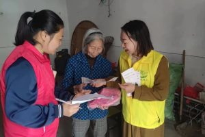 民政服务站动态|珠坑乡开展老年人意外伤害险宣传活动