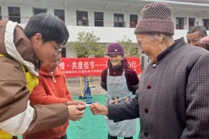 【民政服务站动态】琴江镇开展“春意浓情·共度佳节”敬老院活动