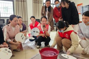 【民政服务站动态】小松镇民政服务站开展“关爱女性·绽放美丽”妇女关爱活动