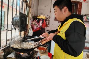 【民政服务站动态】高田镇民政服务站开展“温情暖夕阳·关爱送健康”活动