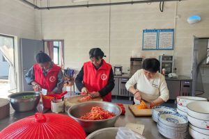 【民政服务站动态】琴江镇开展”端午敬老暖’食’光 ·  健康知识’粽’相伴“老人关爱活动