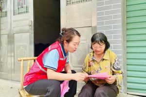 【民政服务站动态】小松镇开展“敲门送新风”移风易俗入户宣传活动