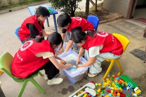 乐乐箱积木焕新记|泡沫里的同心协力