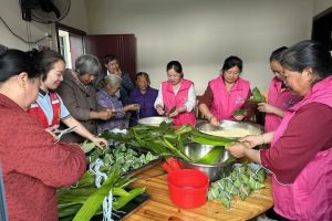 【民政服务站动态】谁说粽子只能解馋?许坊村幸福食堂用它装满敬老心意~