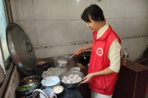 木兰乡开展“端午敬老暖‘食’光·健康知识‘粽’相伴”端午节活动