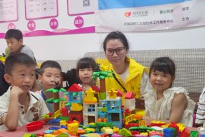 东城儿童服务站|“交通安全在身边” 乐高积木趣味学安全