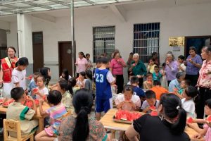 【民政服务站动态】小松镇莲乡苑开展“童乐耆智·安全同行”社区活动