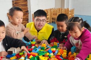 【民政服务站动态】积木搭出“花世界”