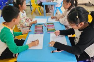 东城儿童服务站|当“情绪小怪兽”被看见……孩子的画与积木里藏着一个五彩斑斓的内心世界