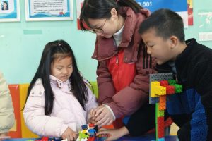 铜锣湾儿童服务站｜乐乐箱趣玩课堂：交通安全在身边·步行防护记心间