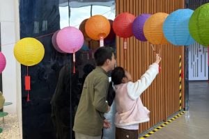 儿童服务站|“中国灯彩之乡”的别样元宵：灯影流转承古韵·科学探秘启新知