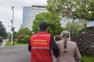 贴心服务解难题·真情守护暖人心